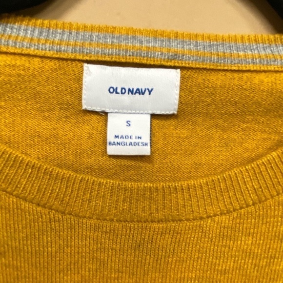 Old Navy Yellow Light Weight Sweater Size Small NWT - Picture 3 of 7